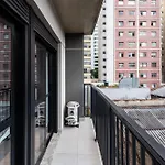 48 New Studio W Movie Screen, Fast Wifi And Balcony