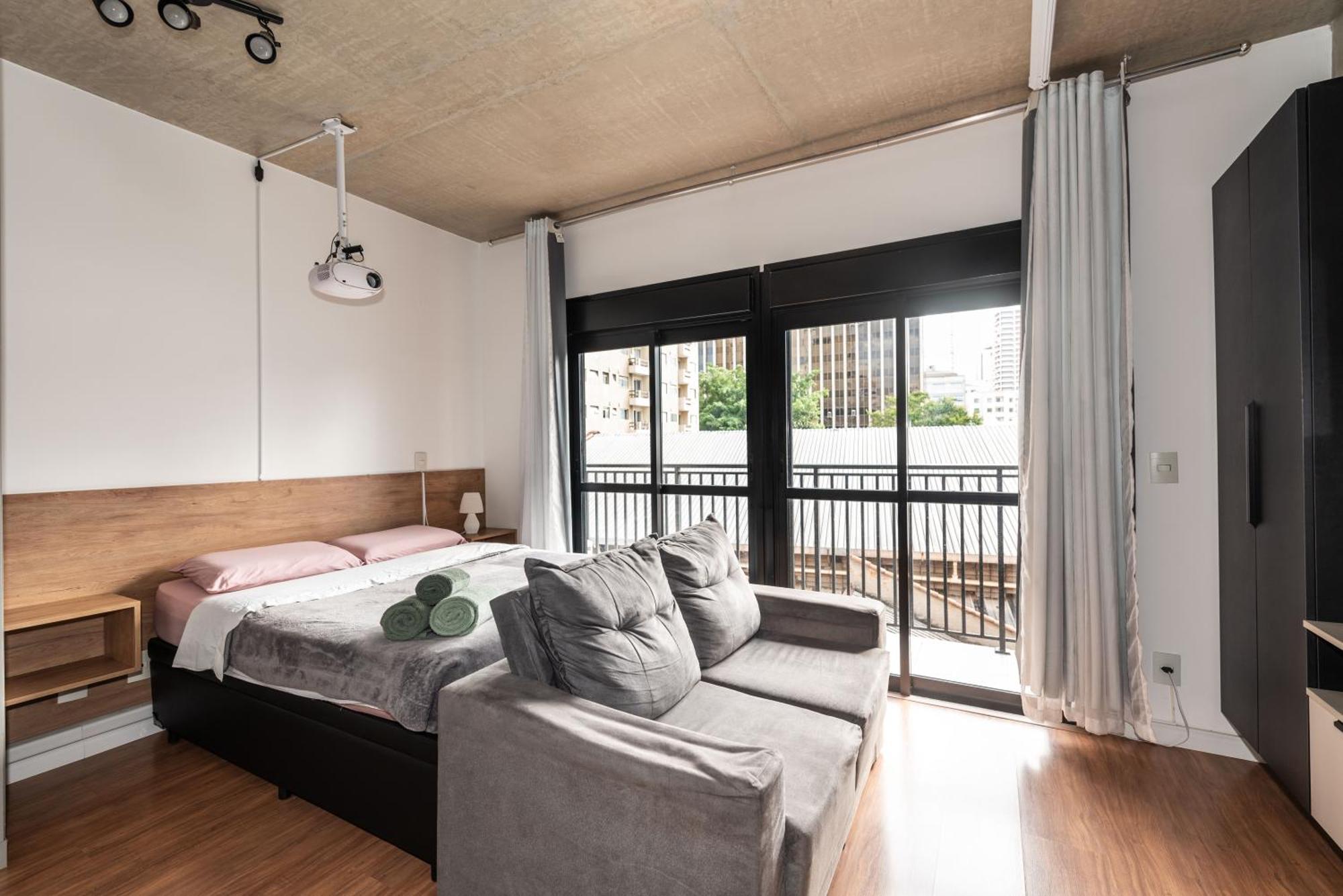 48 New W Movie Screen, Fast Wifi And Balcony